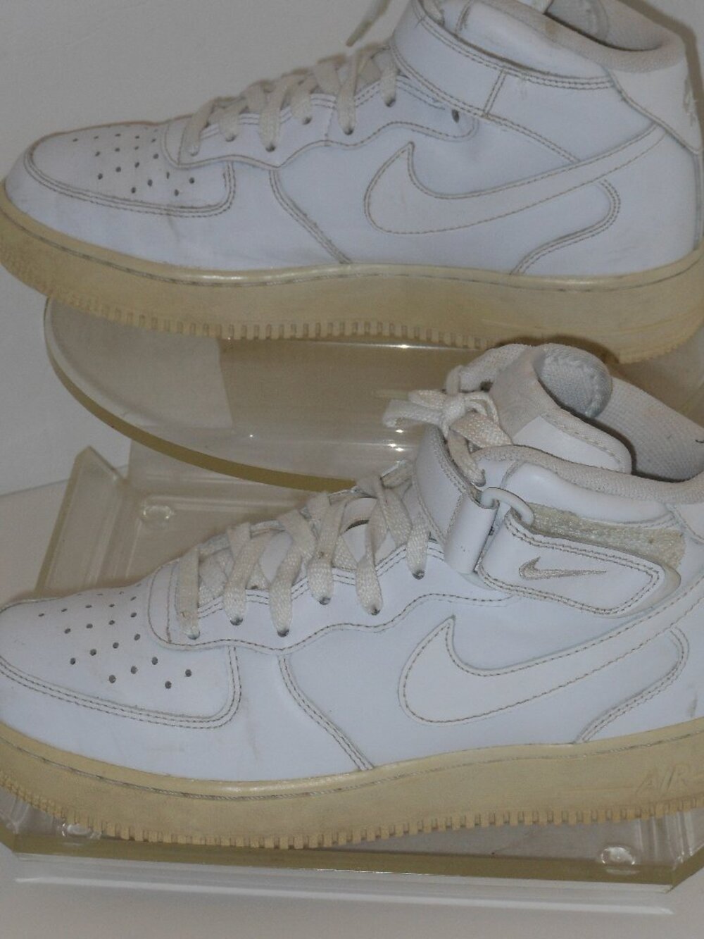 NIKE HIGH-TOP WHITE LACE-UP ATHLETIC SNEAKERS SIZE 8 MEDIUM